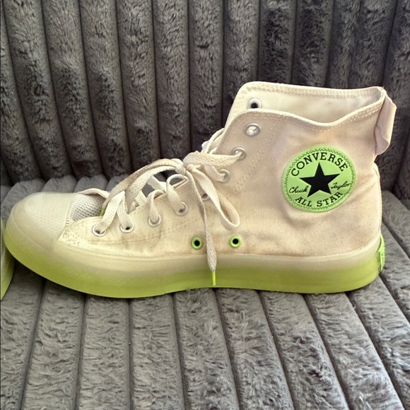 Men’s Converse Cream Glow in the Dark High-Tops with Neon Green Soles size 11.5 - Picture 7 of 15